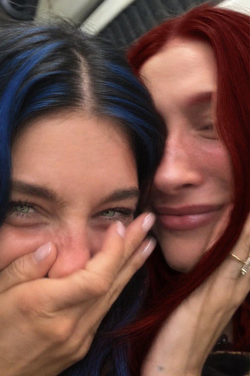 yorkrainz's tweet photo. ⠀ ⠀ ⠀    ⋆  ⠰ ★  ﹒Elizabetta ﹐ Emily.
⠀  #bbf  ⋆  ¡ Blue  and  Red !  —  Iconic Duo

Nuestra amistad no se iguala a nada. Sos el azul de mi rojo y viceversa. Somos tan distintas pero tan iguales, tan locas y tan capaces de ver el mundo arder, pero siempre juntas. 🤍
ㅤ https://t.co/FrY1ZvpEBq