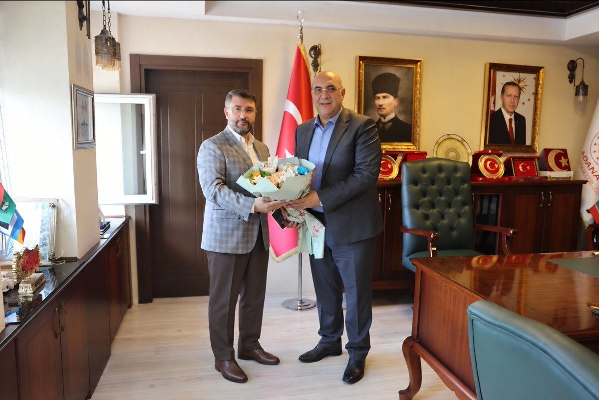 FBeyazcicek01's tweet photo. 2026-2027 eğitim-öğretim yılının başlaması ve öğrencilerimizin güvenliğine ilişkin değerlendirmelerde bulunmak üzere Adana İl Millî Eğitim Müdürümüz Sayın Mehmet Nurettin Aras’ı ziyaret ettik.

Manisa’nın Turgutlu ilçesinde meydana gelen ve 11 öğrencimizin yaralanmasına neden olan silahlı saldırı başta olmak üzere, okullarımızda güvenli eğitim ortamının güçlendirilmesi, öğrencilerimizin huzur ve emniyet içerisinde eğitim görmesi konusunda istişarelerde bulunduk.

Yeni eğitim-öğretim yılının başta öğrencilerimiz ve öğretmenlerimiz olmak üzere bütün eğitim camiamıza hayırlı olmasını diliyor; çocuklarımızın güvenliği için alınacak her türlü tedbirin önemini bir kez daha ifade ediyoruz.
#HÜDAPAR #Adana #Eğitim