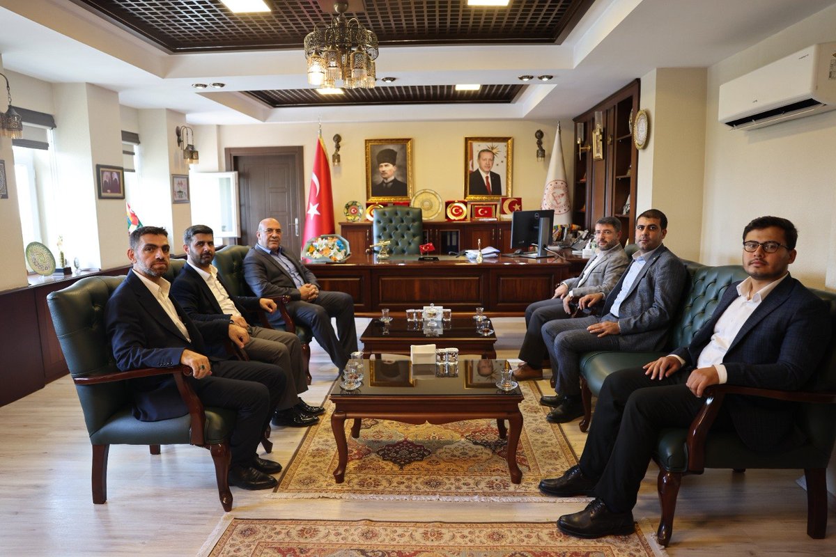 FBeyazcicek01's tweet photo. 2026-2027 eğitim-öğretim yılının başlaması ve öğrencilerimizin güvenliğine ilişkin değerlendirmelerde bulunmak üzere Adana İl Millî Eğitim Müdürümüz Sayın Mehmet Nurettin Aras’ı ziyaret ettik.

Manisa’nın Turgutlu ilçesinde meydana gelen ve 11 öğrencimizin yaralanmasına neden olan silahlı saldırı başta olmak üzere, okullarımızda güvenli eğitim ortamının güçlendirilmesi, öğrencilerimizin huzur ve emniyet içerisinde eğitim görmesi konusunda istişarelerde bulunduk.

Yeni eğitim-öğretim yılının başta öğrencilerimiz ve öğretmenlerimiz olmak üzere bütün eğitim camiamıza hayırlı olmasını diliyor; çocuklarımızın güvenliği için alınacak her türlü tedbirin önemini bir kez daha ifade ediyoruz.
#HÜDAPAR #Adana #Eğitim