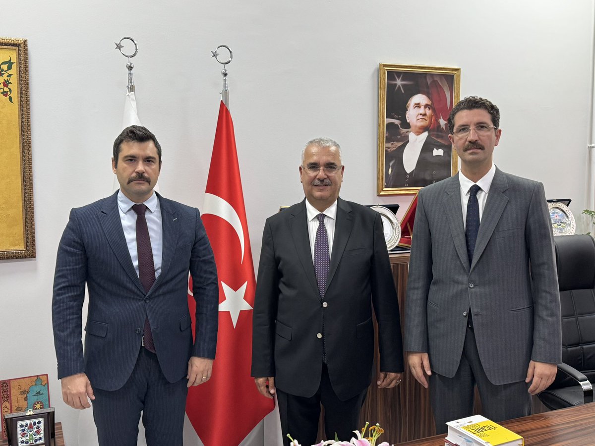 yusufahlatci's tweet photo. 📍ÇORUM ADALET SARAYI

Adalet teşkilatımızın kıymetli temsilcilerini ziyaret ederek çalışmalarında kolaylıklar diledik.

📍BİRİNCİ AĞIR CEZA MAHKEMESİ BAŞKANI ADALET KOMİSYONU BAŞKANI  — Sayın Mehmet Kurt

📍ASLİYE TİCARET MAHKEMESİ BAŞKANI — Sayın Ömer Güven

📍CUMHURİYET BAŞSAVCI VEKİLİ — Sayın Şahin Kaplan

📍CUMHURİYET BAŞSAVCI VEKİLİ — Sayın Sinan Ergüden ile bir araya geldik.

Değerli başkanlarımıza ve başsavcı vekillerimize nazik ev sahiplikleri ile misafirperverlikleri için teşekkür ediyor, adalet hizmetlerinin yürütülmesindeki çalışmalarında muvaffakiyetler diliyorum. 🇹🇷

#Çorum #TBMM #Adalet

@RTErdogan @abuyukgumus @ensartopcu @Akparti