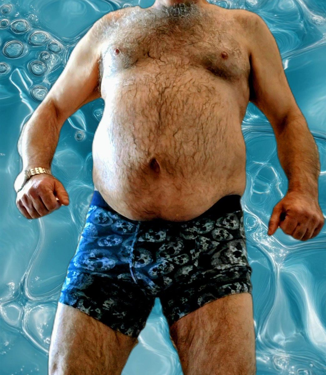 Bearventures365's tweet photo. Strong Built Bear
Cooling off https://t.co/zU5kgIhWij