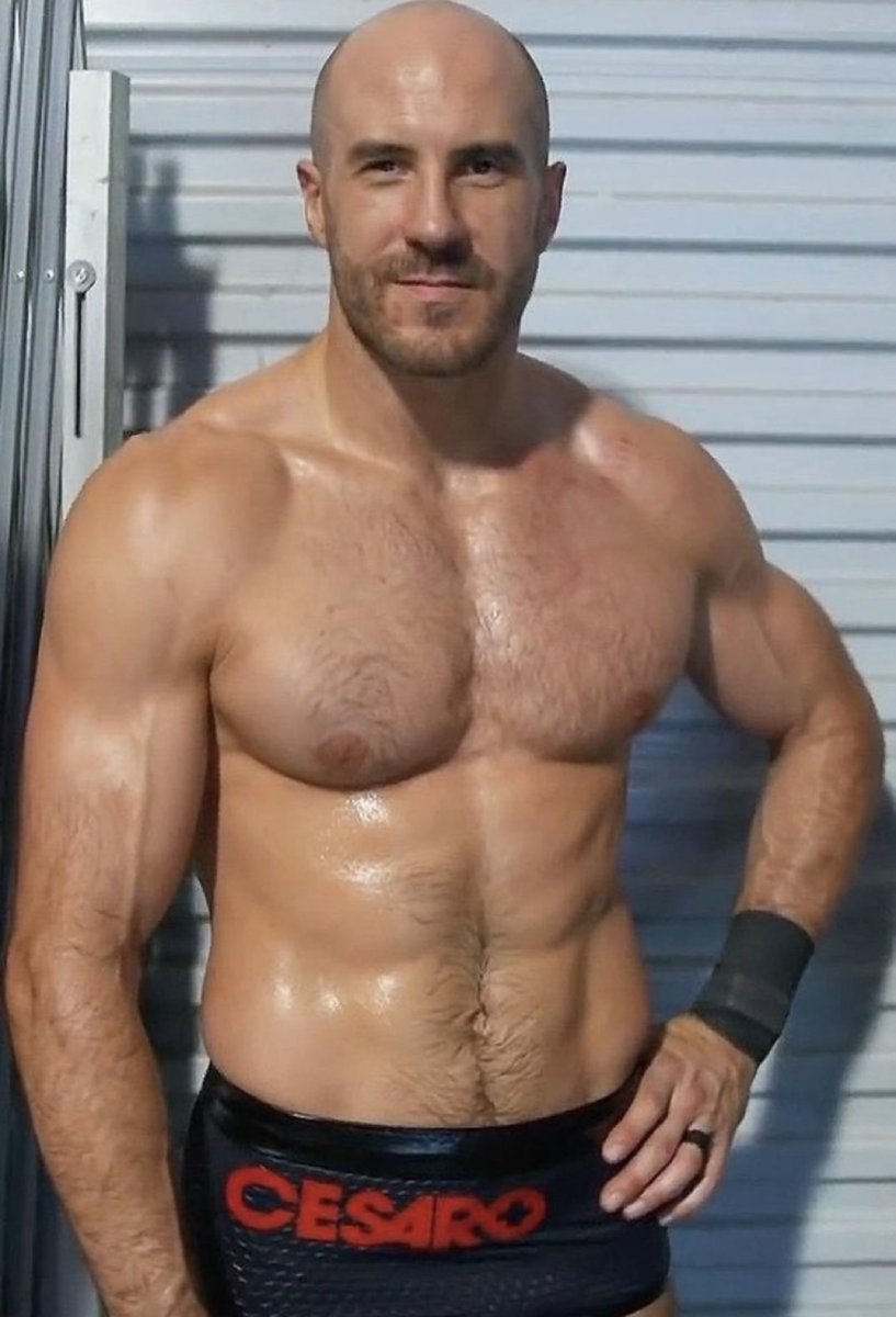 SolidifyTheName's tweet photo. Epitome of an alpha. https://t.co/YprDqak49h