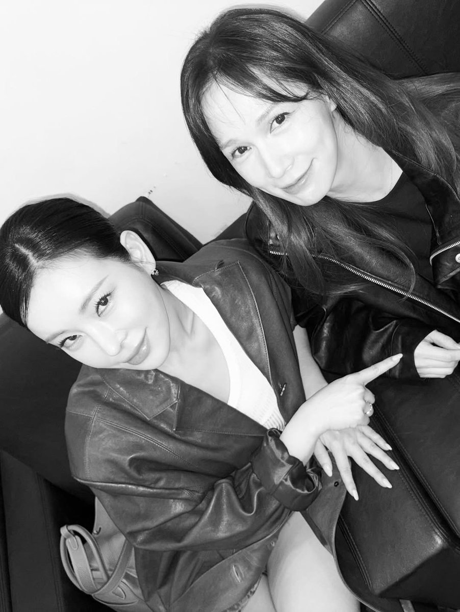 pldmelvu's tweet photo. 이날 썸린 유독 썸이 연하같음.. https://t.co/Dt5J0fbSTc
