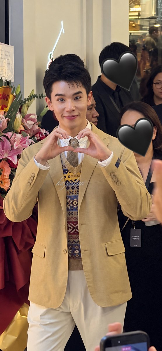 ppjstea's tweet photo. I LOVE THAT HE LOOKS SO HAPPY TODAY UGHHH 🥺🫶🏻 

JIMMY RALPHS COFFEE 

#JimmyxRalphLauren 
#RalphsCoffee
#RalphLaurenMY @RalphLauren
#jimmyyjp @jimmyyjp_ https://t.co/EDCxaBMFwT