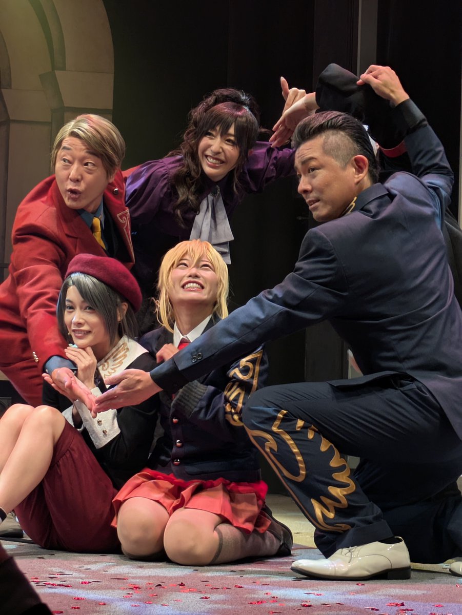 mogkomog's tweet photo. 長男一家+次男夫婦
嘉音と朱志香がお互いのアクスタ持ってたの可愛かった
こんなカケラがあったら
#うみステ https://t.co/hlKBPlZSYE