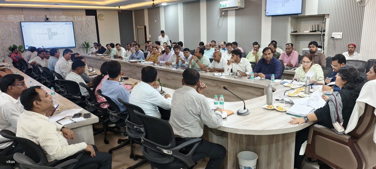 dmraebareli's tweet photo. कलेक्ट्रेट सभागार में आईजीआरएस की समीक्षा कर असंतुष्ट फीडबैक वाले प्रकरणों की गुणवत्तापूर्ण एवं तथ्यपरक आख्या अपलोड करने, प्रकरणों को डिफॉल्टर श्रेणी में जाने से रोकने तथा संतुष्ट शिकायतकर्ताओं का फीडबैक दर्ज कराने के निर्देश दिए।
@UPGovt @CMOfficeUP @ChiefSecyUP @InfoDeptUP https://t.co/JkHonvMHsp