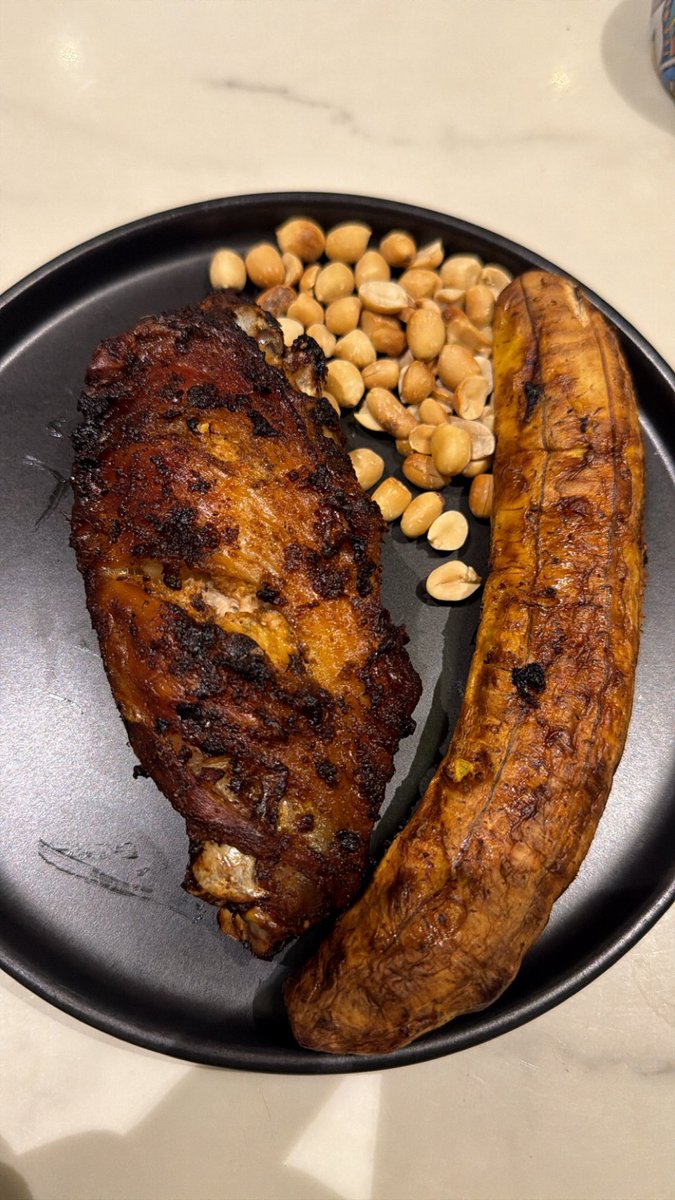 olajiire101's tweet photo. Eat lunch with me 🥘 https://t.co/74AU8X62Sd