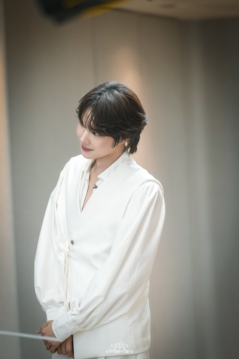 maevoa's tweet photo. จีบได้ไหมฮะ

NP LIVE WITH DOVE
#DoveProceramidexNamping https://t.co/5rxQ1ACsvp