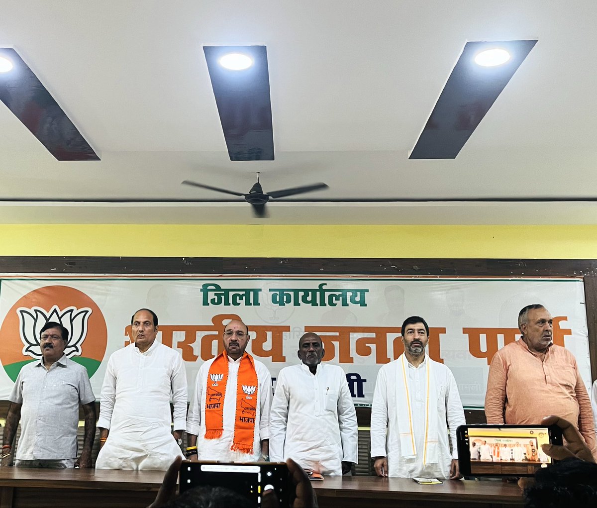 ArvindEdit's tweet photo. भारतीय जनता पार्टी के वरिष्ठ नेता और शामली जनपद के नवनियुक्त प्रभारी आदरणीय राजा वर्मा जी भाईसाब का आज जिले में प्रथम आगमन पर स्वागत और अभिनंदन किया। @BJP4India @BJP4UP https://t.co/swI4qvqkYv