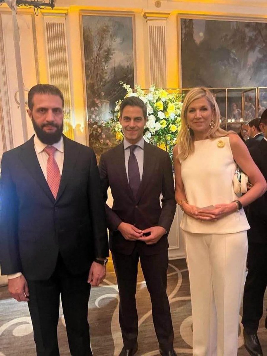 PCIMeijer's tweet photo. @jpaternotte Dit is pas mesjogge, je “grote” leider gezellig op de foto met een terrorist 👇🏻 https://t.co/iAVYPb990f