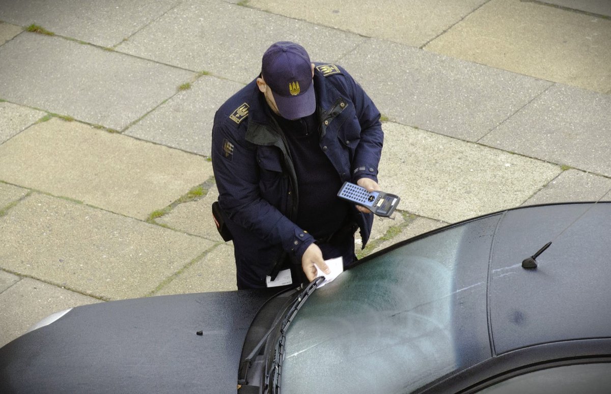OperationsComm's tweet photo. Equip your enforcement and security teams with modern mobile solutions.

OperationsCommander offers real-time data access, electronic violation issuance, and image capture directly in the field. It’s an inventive way to boost efficiency and accuracy.

https://t.co/Civ6YxRKfd https://t.co/CciRYP8uMR