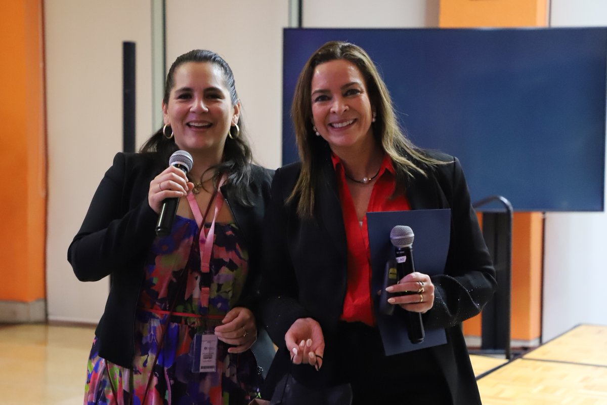 egade's tweet photo. 🔵 En #PoweredByMBA, @denissegoldfarb compartió en #EGADE cómo la IA transforma roles, equipos y liderazgo.
“Los equipos ya dejaron de ser 100% humanos”, explicó. El reto: combinar tecnología, habilidades humanas y una cultura de aprendizaje continuo.
#FuturoDelTrabajo https://t.co/x9BVmOgkxq