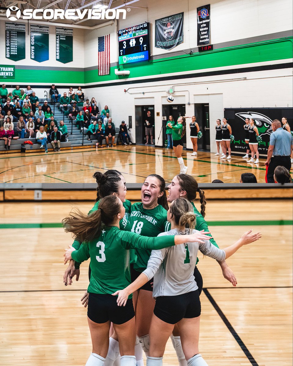 GetScoreVision's tweet photo. All eyes on @SkuttCatholicVB! 👀🏐 

Scenes from an energy-packed night at @SkuttCatholic. 🦅 https://t.co/aaRW64hnx6
