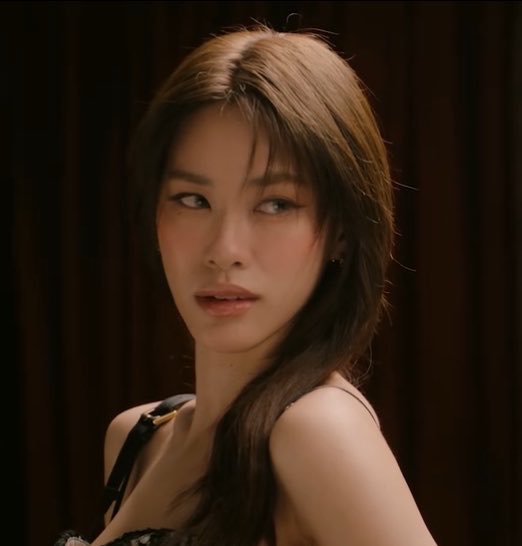 vosbeinx's tweet photo. i can’t believe sun’s sexy ass is single in the moonshadow universe 💔 https://t.co/HR8GeVjn8g