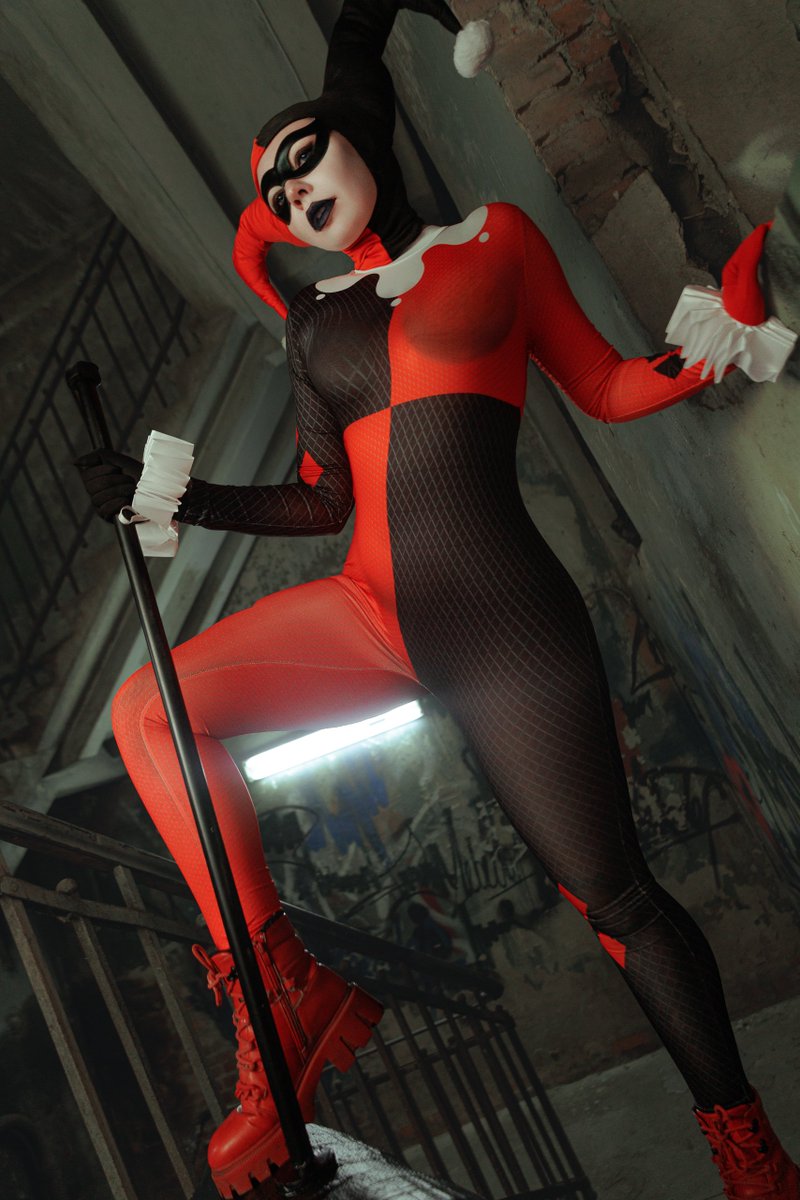 Mi2ray_cos's tweet photo. Gotham Queen look 🫦❤️ https://t.co/mjwVLOso7G