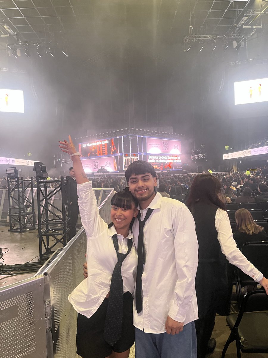 caleenavarro's tweet photo. Vi a morat, fui con mi novio, estaba cerca (sector m), estuve en valla para el escenario B. 
Fui grabada por la TEAMORAT y por dale play. 
Que mas puedo pedir? Desde el 2019 estuve esperando esto💕 
@MoratBanda @MoratArgentina @livedaleplay 
22 de septiembre🫶🏻 
#moratargentina https://t.co/RIFXIka6EI
