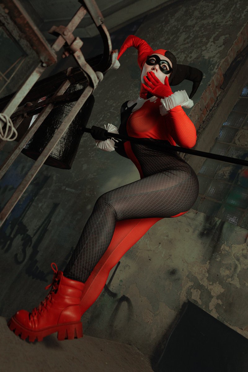 Mi2ray_cos's tweet photo. Gotham Queen look 🫦❤️ https://t.co/mjwVLOso7G
