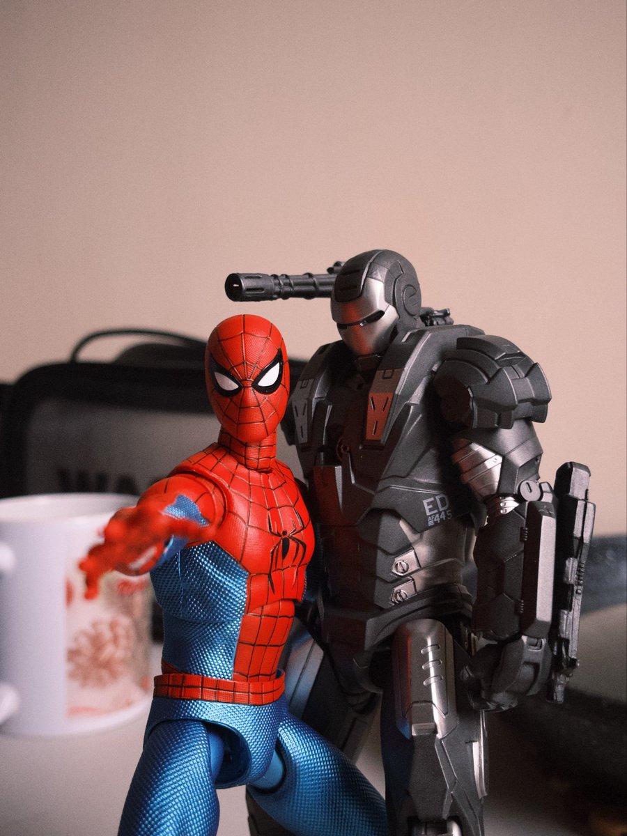 collecterdee's tweet photo. spider dumps #spiderman #warmachine #zdtoys https://t.co/3kJaKSqBLJ