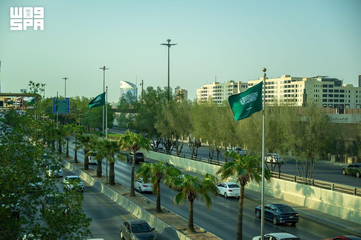 AJELNEWS24's tweet photo. في احتفالية اليوم الوطني ..

نستذكر جهود الملك عبدالعزيز رحمه الله الذي وحّد دولة يقف لها العالم احترامًا وتقديرًا.

🇸🇦🇸🇦

#اليوم_الوطني_السعودي_96 https://t.co/ioWdUYT2Cm
