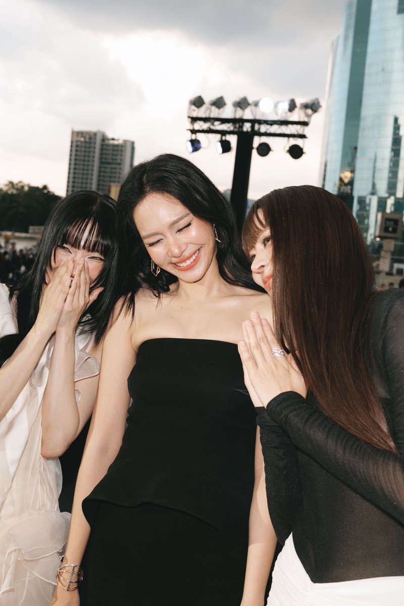 bintodes's tweet photo. เดรสสสสสสสส หมวย 2 คนเคียงข้างมันชื่นใจจ
🤩 https://t.co/Ynra2VgdZF