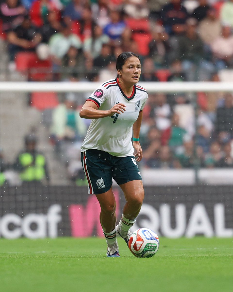Miseleccionfem's tweet photo. 🥹❤️ ¡REBEEE, QUÉ MANERA DE ESTRENARTE!

Primera titularidad con el Manchester United Women y al 18' llegó su primer gol con un gran remate de cabeza. 🇲🇽⚽️

¡Desde México celebramos contigo, capitana! ❤️🙌🏼 https://t.co/xZHjF8K2nd