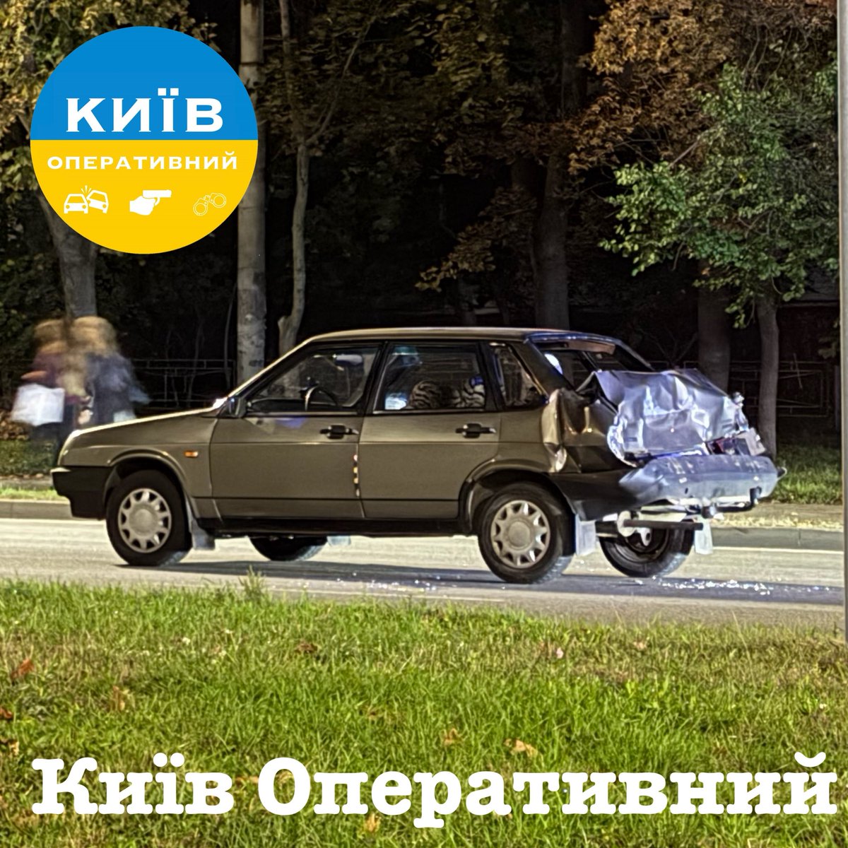 KyivOperativ's tweet photo. На Івашкевича (у бік ж/м Виноградар) водій вантажівки #MAN зафутболив легковика #Lada у задню частину авто. 
Інформація про потерпілих уточнюється. https://t.co/tYUFFRAKCJ