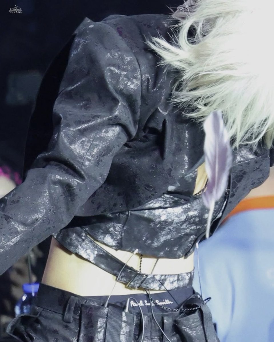 phasmatz's tweet photo. wearing jccngie’s boxers on stage https://t.co/d8bzQ19CBk