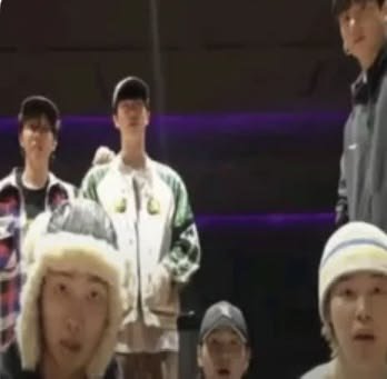 chokooretas's tweet photo. cuando anunciaron run bts 2.0 pensé que tendríamos episodios cada semana https://t.co/PaCLH2DyB3