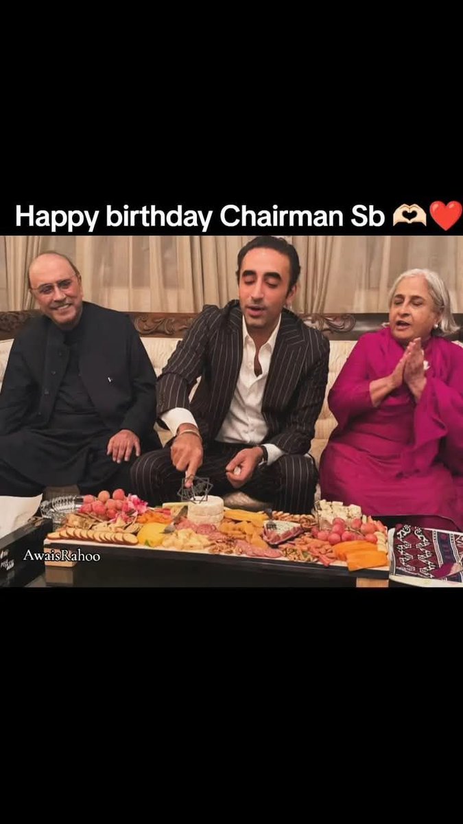 NEWS_BILAWAL's tweet photo. چیئرمین بلاول بھٹو زرداری وطن واپس پہنچ گئے https://t.co/pPZ4ENPhb2