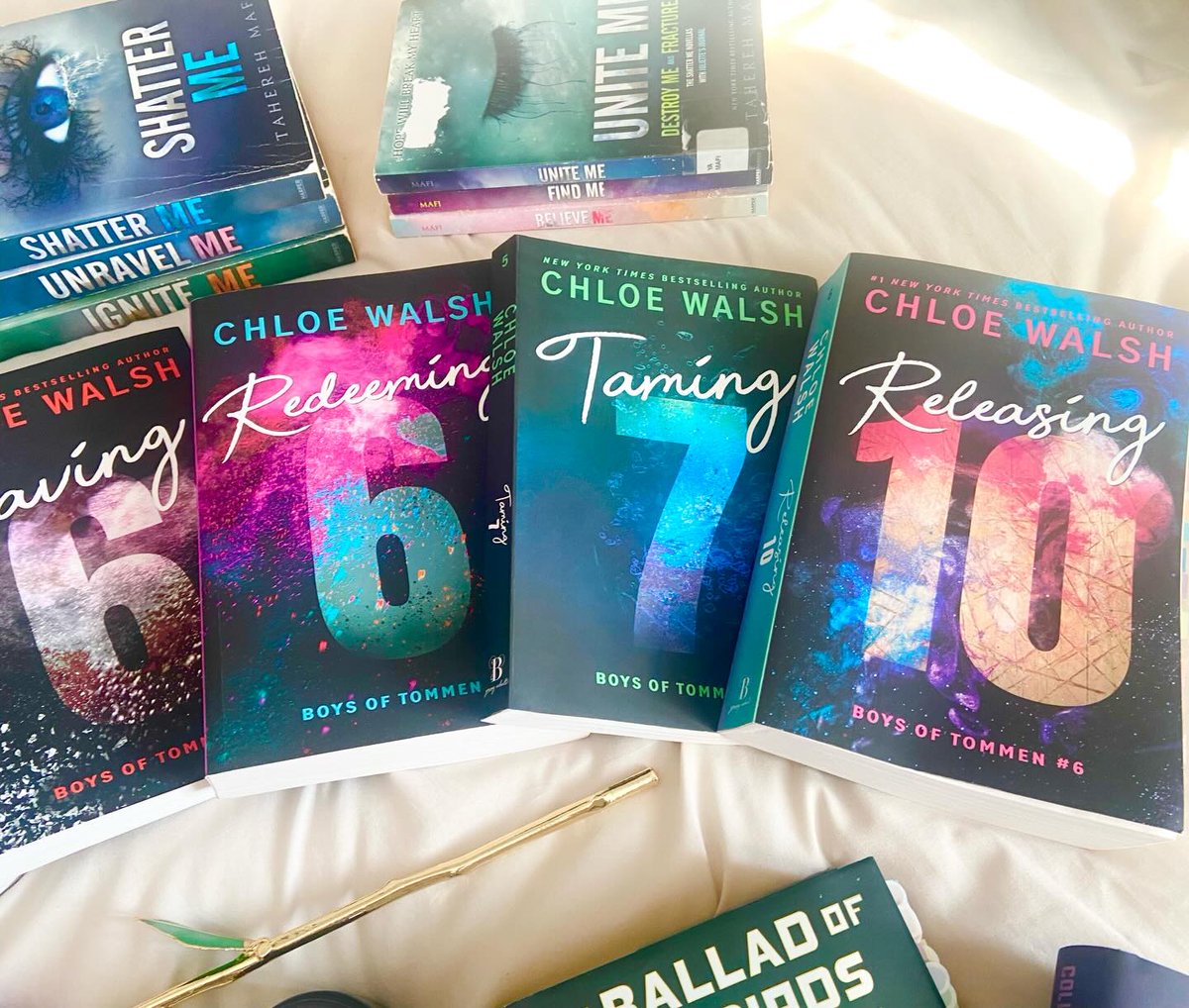JanisAndreluy9's tweet photo. My top three favorite series
1. The Shatter Me series
2. The Hunger Games
3. The Boys of Tommen

What’s your favorite series? https://t.co/j2KnoOcIjT