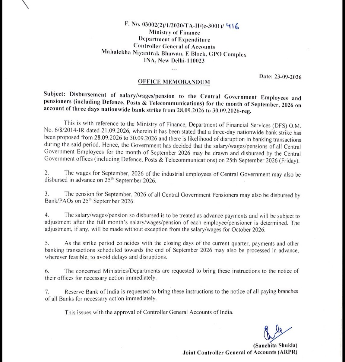 SinghRajput16's tweet photo. Bank employees thought striking around 28–30 Sept, near salary day, would put pressure on the government.

But the government played it smart: Central Govt employees are set to receive their salaries by 25 Sept.
Plot twist. 😮‍💨
@FinMinIndia @TheOfficialSBI #strike https://t.co/NLbhU7D3bf