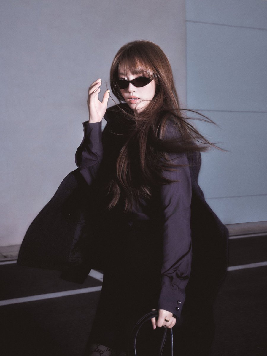 viraltakes's tweet photo. #TianXiWei looks amazing as she heads to Milan for  attending #GucciTheStoreShow. https://t.co/STQ634viHS
