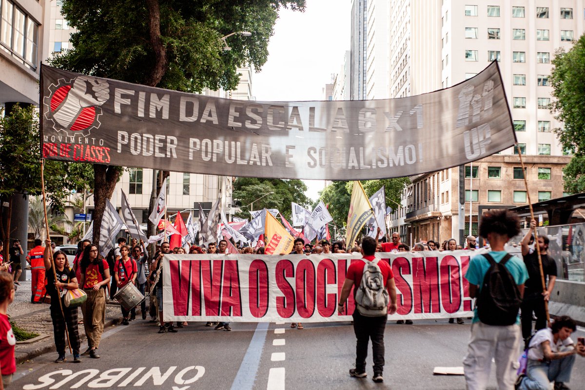 cajolivers's tweet photo. Essa pessoa aqui tá perguntando qual luta a UP tá construindo.

Vocês podem responder aqui pra me ajudar a mostrar pra ela o que nós estamos construindo pelo Brasil?

(Rio de Janeiro) https://t.co/q6qG4jDKJq