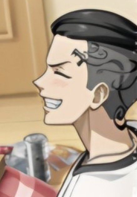 angecchin's tweet photo. a random detail in mikey's dream image is that draken's tattoo appears but with hair (???)

LOOKS SO WEIRD 😭 https://t.co/binl5aT5rY