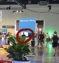 jacobm1nk's tweet photo. @ryanrhughes @railsworld Spotted! @SpencerGBull and I showing off @Dell + @OmarchyLinux all day today
#iworkfordell https://t.co/2UGa40OmbF