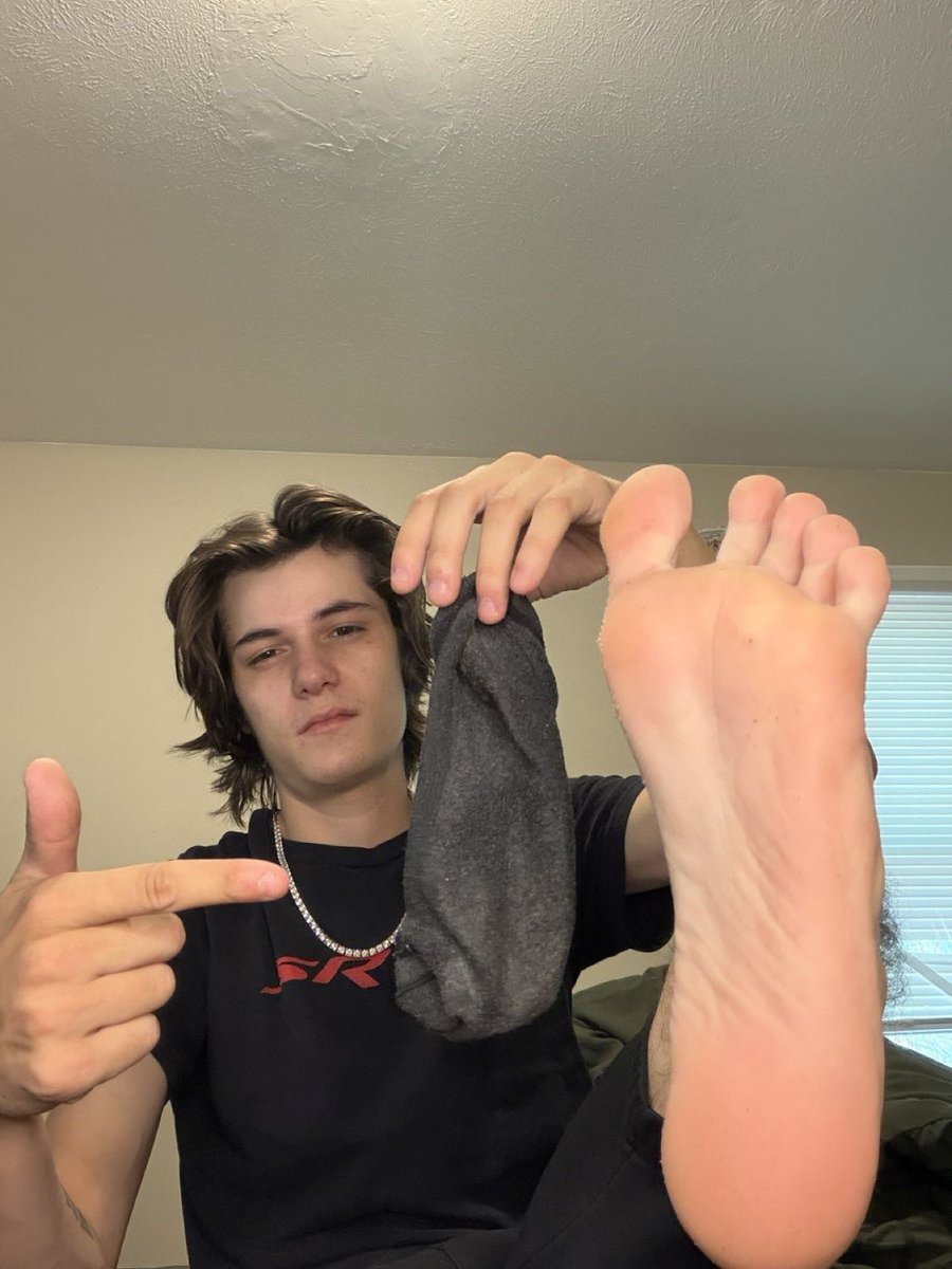 CianD8201's tweet photo. Wore these for 6 1/2 days who’s buying ? $75 shipped DM 📪🦶🏻 https://t.co/EZ9KzMfQrw
