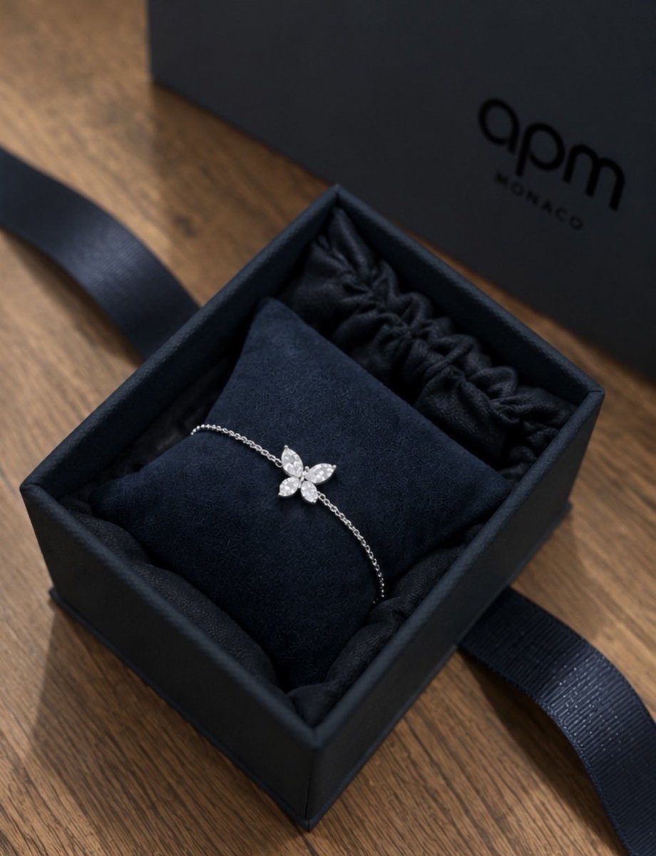 636x_m's tweet photo. First birthday gift has officially entered the chat🖤🤏🏼 https://t.co/FSTWKvK8kB