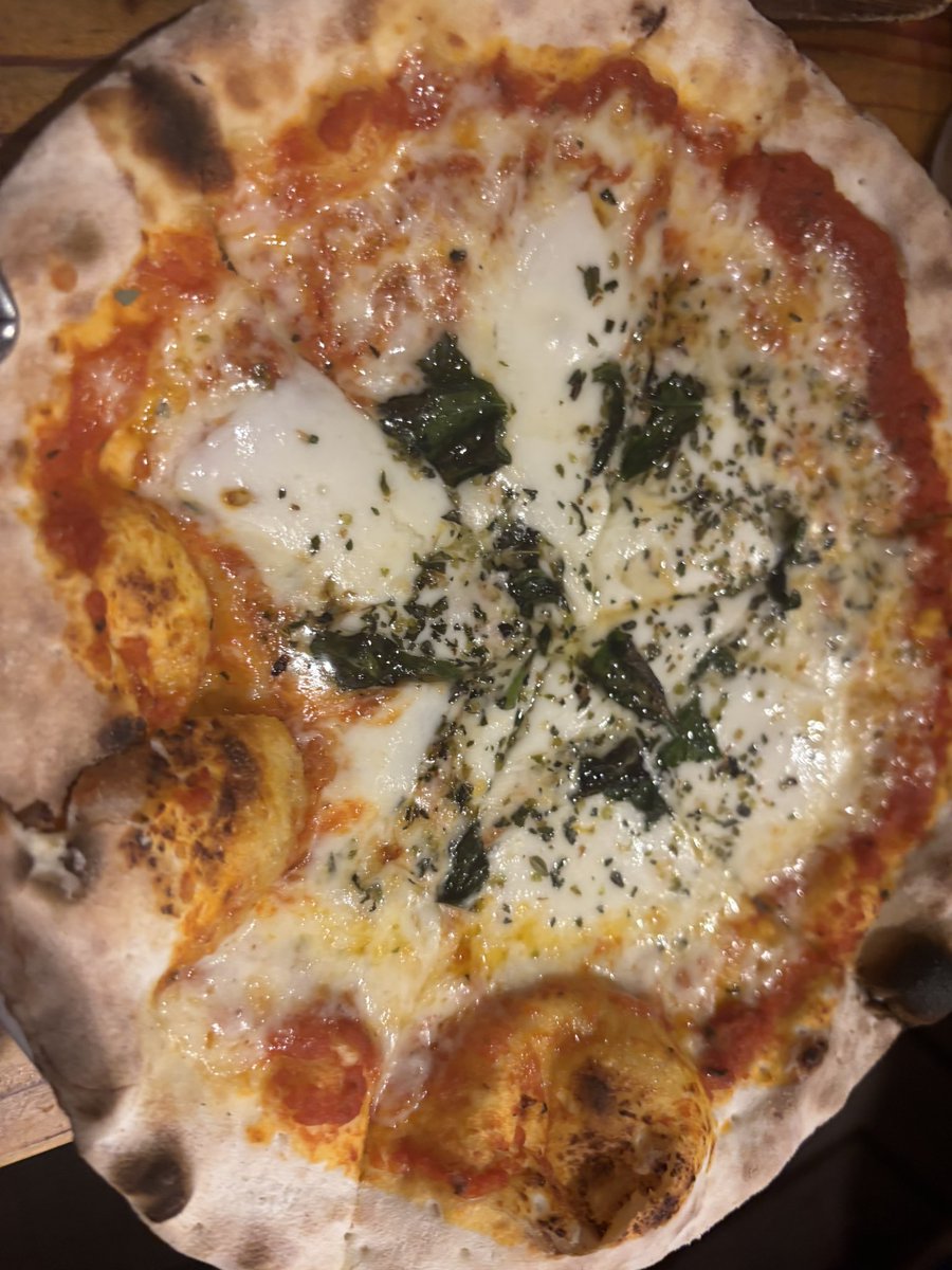yura_yrarara's tweet photo. 退勤！世界一好きなご飯（イタリアン）を食べた🎶🎶うますぎやねぃ🎶🧀
いつも最高にありがとう🎶🎶🎶🥃🥃 https://t.co/1S0ZRttYbs