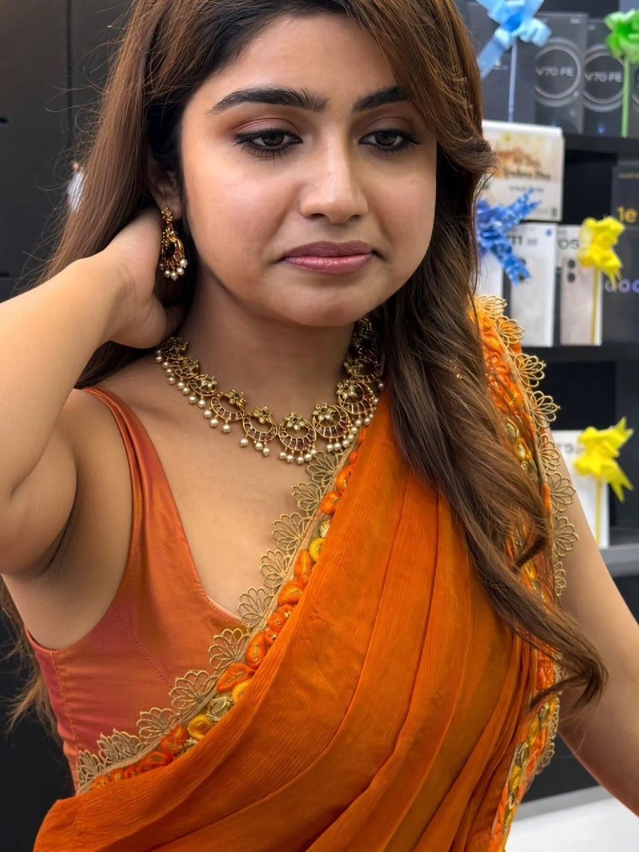 neoedtz's tweet photo. #manasa #milky #actress #desi #mallu

💋💦💦💋 https://t.co/DK84UImk9H