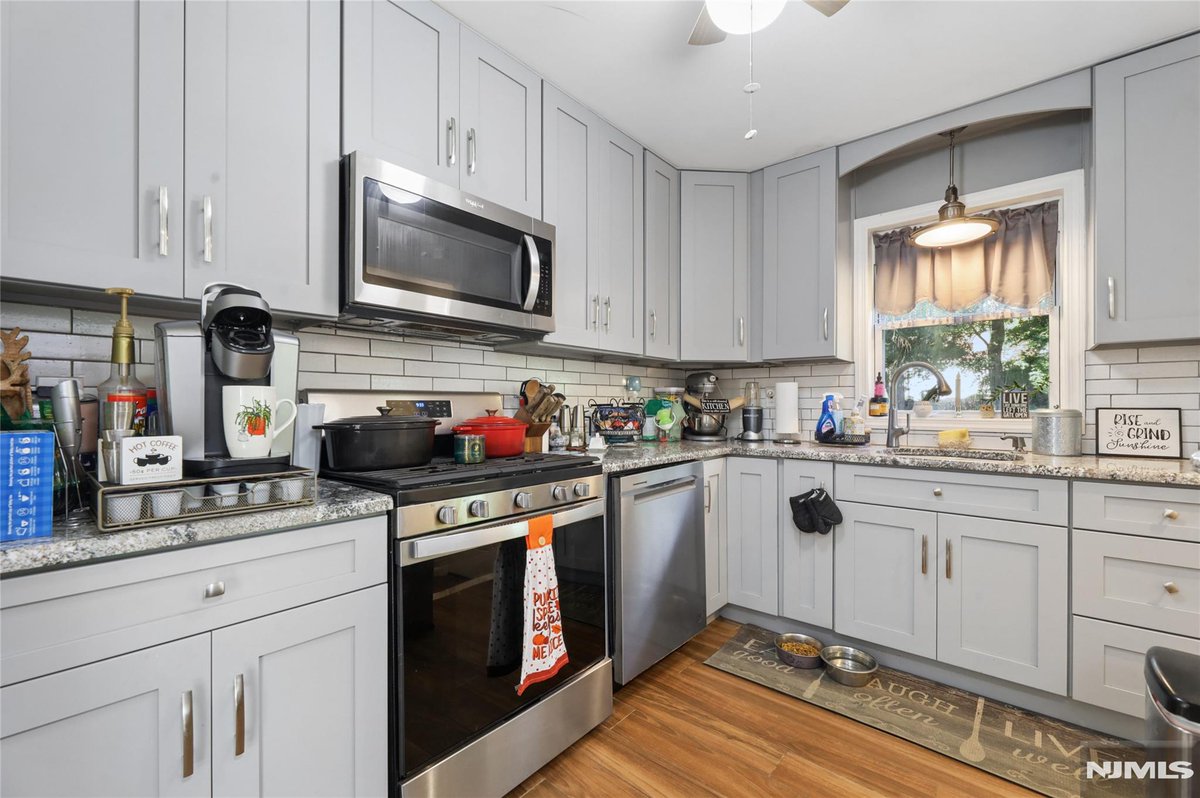 exclusiveprop's tweet photo. 🏡 OPEN HOUSE — RINGWOOD, NJ!

📍 341 Skyline Drive, Ringwood, NJ 07456
💰 $449,000
🛏️ 3 Bedrooms | 🛁 1 Bathroom
Looking for comfortable one-level living with plenty of outdoor space? This inviting ranch has it all!
✨ Updated kitchen with stainless steel appliances
✨ Updated bathroom
✨ Central air & heat
✨ Convenient one-level layout
✨ Walkout basement
✨ Covered patio
✨ Large, fully fenced backyard
✨ Deep lot in a desirable Ringwood location
The walkout basement opens directly to the covered patio and spacious backyard — perfect for relaxing, entertaining, or enjoying outdoor activities.

📅 OPEN HOUSE
Sunday, September 27
🕐 1 PM – 3 PM

Stop by and see this Ringwood home in person!
Monis Young
BROKER
Office: (201) 796-7777
https://t.co/dkjvsLjmI8

#OpenHouse #RingwoodNJ #NJRealEstate #RingwoodRealEstate #NJHomes #HomeForSale #RealEstate #ForSale