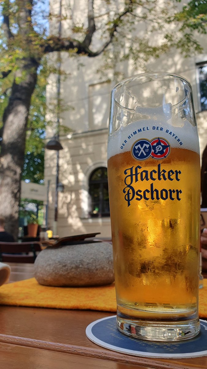 markus_berg1's tweet photo. Kan varmt rekommendera Oktoberfest i München! Riktig bucketlist @augustspangberg https://t.co/wVEkyTN2OX
