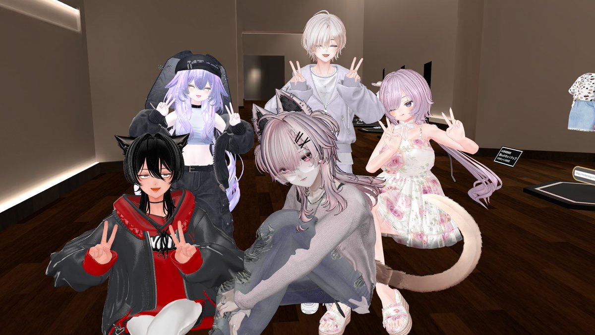 Asher_vrc's tweet photo. 先日フレンドさんとこで撮ったやつ忘れてた～ https://t.co/32Xnc6Ev2f