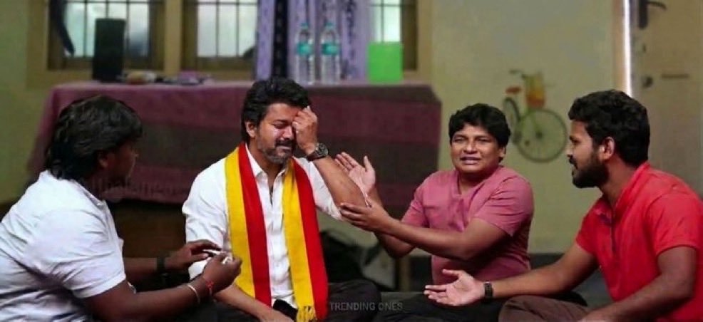 AdheeraV4's tweet photo. Enada cm aagiyum movie songs ku ellam trigger aagi azhuringa 🤣 https://t.co/syKAaTgAtf