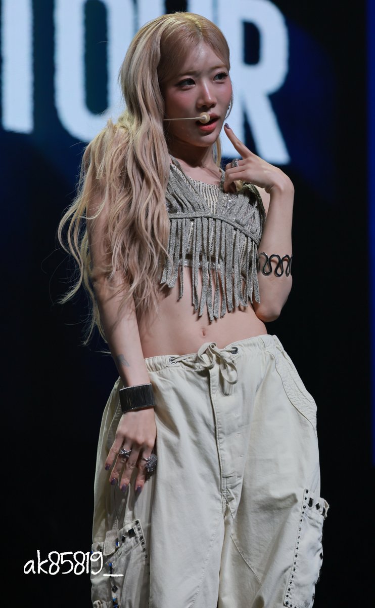 ak85819_'s tweet photo. 260906 
Art of BLUE BLOOD in Seoul Day 2  
#ARTMS #아르테미스 #김립 #KimLip https://t.co/9EeKTvockD