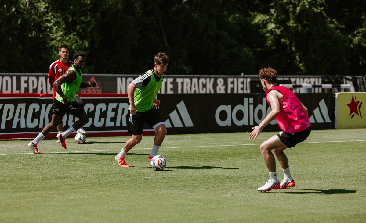PackMensSoccer's tweet photo. Putting in the hours
#PerformanceOverPressure https://t.co/gM4iQBE94e