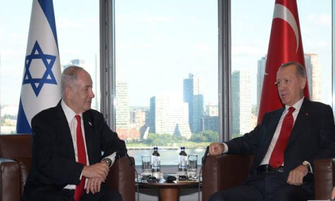 CAADS_Diplomacy's tweet photo. Somalia is shifting its security reliance from AU to Türkiye as international funding structures change. This has created friction with  Uganda that contributes troops under AU. However, Türkiye's presence in Mogadishu counterbalances Israel's strong relations with Somaliland. https://t.co/RrmAYsZHfW