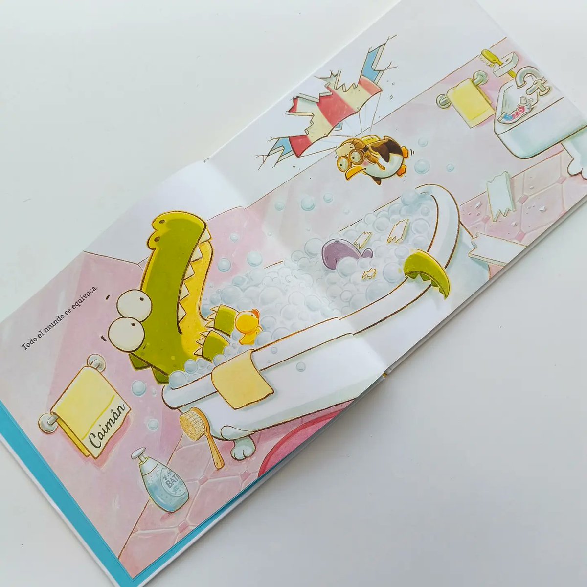 BarbaraFara3's tweet photo. HOW TO APOLOGIZE

Text: David LaRochelle 
Illustrations: Mike Wohnoutka 
Publisher: Siruela

Apologizing isn’t easy, but we all have to do it at some point because everyone makes mistakes. This book explores apologies with simple examples, humor, https://t.co/gCJ7OeCEbd