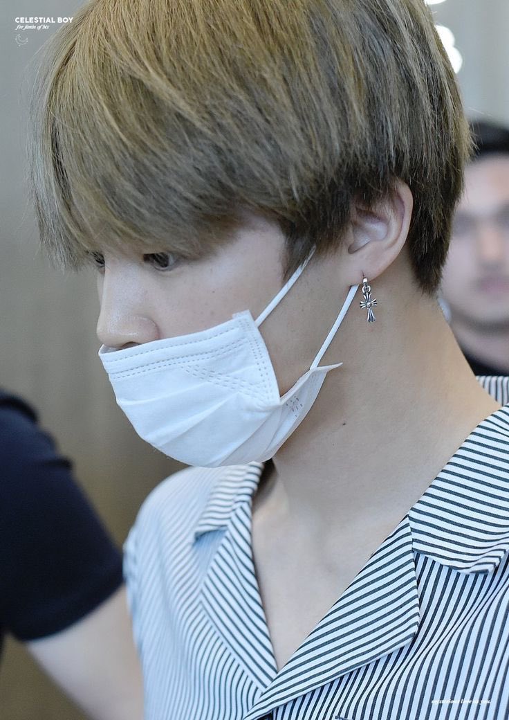 dollfolders's tweet photo. when that one old fansite of jimin used to drop pictures of him completely unedited and you were able to see his freckles and how  flawless he is ... i think of it every day https://t.co/1mJrxOy19J