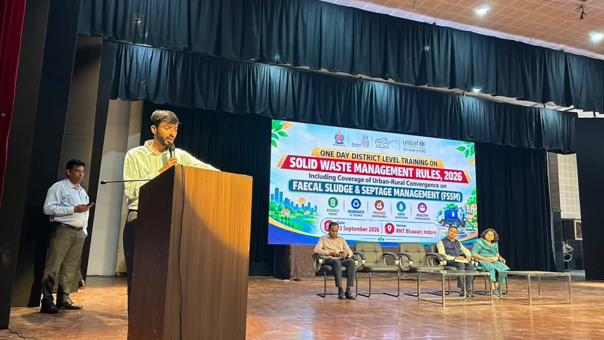 SwachhIndore's tweet photo. सॉलिड वेस्ट मैनेजमेंट रूल्स-2026 एवं FSSM के तहत शहरी-ग्रामीण अभिसरण विषय पर जिला स्तरीय प्रशिक्षण कार्यशाला आयोजित की गई। अपर आयुक्त श्री प्रखर सिंह ने कार्यशाला का शुभारंभ किया।
#Indore #SwachhIndore #SWMRules2026 #FSSM #WasteManagement https://t.co/N2AxpRW0Qt