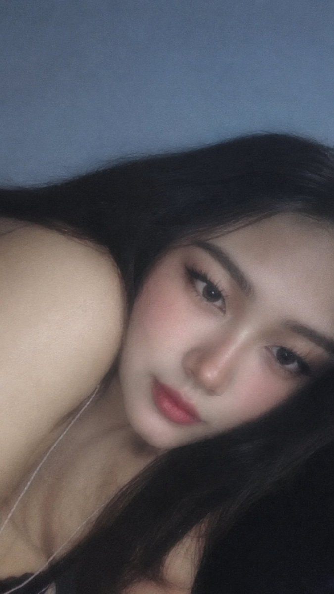 bisxexual's tweet photo. 11/12.000 lah miripnya https://t.co/2rpYcrwu0W